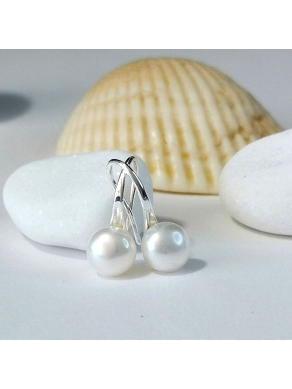 White Freshwater Pearl Drop Earrings 🆕